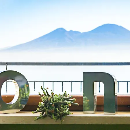 Cahouse Accogliete Sul Golfo דירה נאפולי